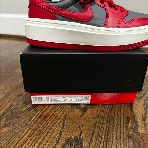 NIB Nikes red & gray Nike jordans Air 1 - Picture 2 of 3